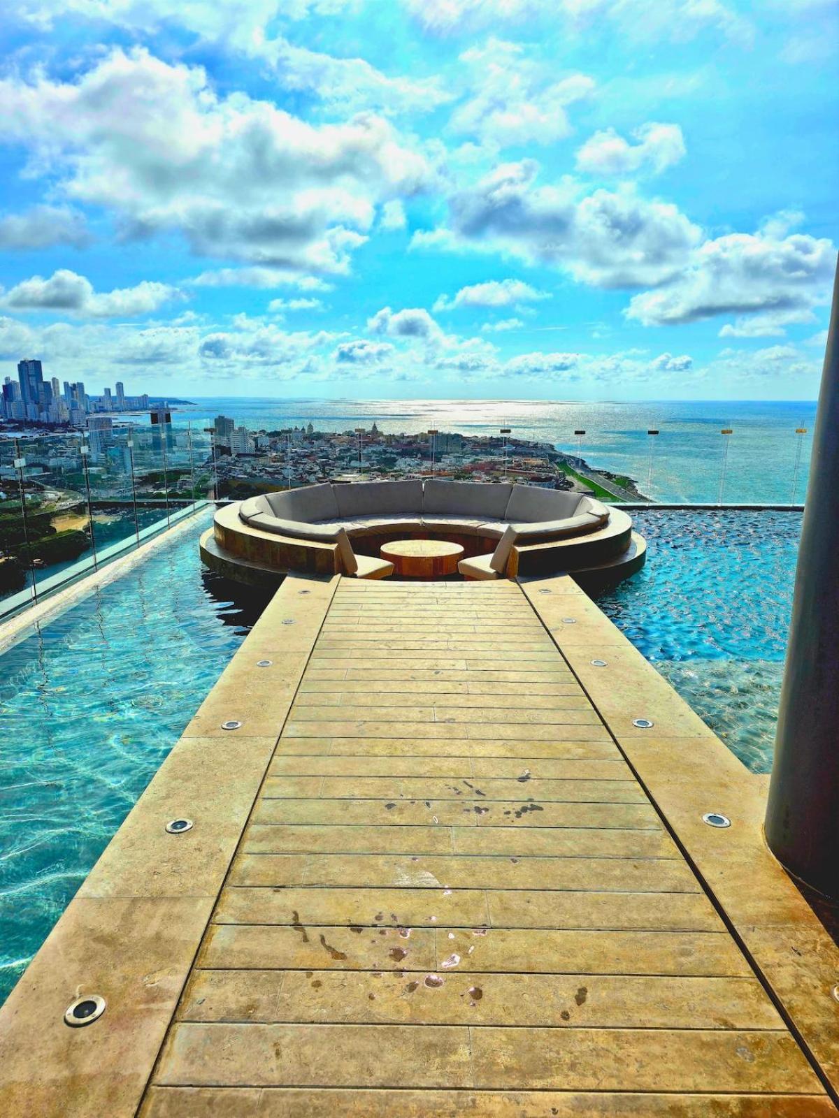 Beautiful View Of The Ocean And The Apartamento Cartagena
