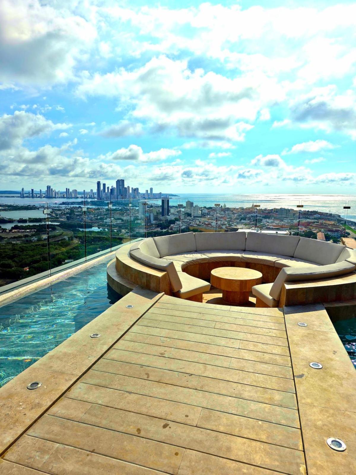Beautiful View Of The Ocean And The Apartamento Cartagena